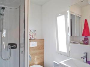 Holiday Home in Wackersdorf mit Whirlpool- Terrasse und Grill by Interhome