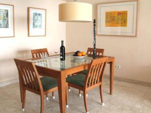 Apartment mit Terrasse- Pool und Garten by Interhome