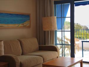 Apartment mit Terrasse- Pool und Garten by Interhome