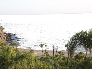 Apartment mit Terrasse- Pool und Garten by Interhome