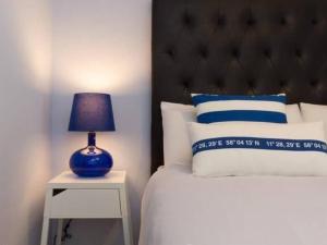 Apartment Helle und renovierte Ferienwohnung mit Balkon und tollem Blick auf das Meer by Interhome