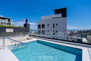 Sua estadia completa a 800m da Praia em Floripa - CLG