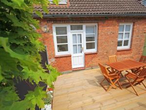 Apartment Wohnung in Bad Segeberg mit Terrasse by Interhome
