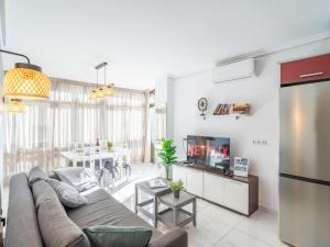 Apartment Casa Linda vor dem Strand - Pool- Padel by Interhome