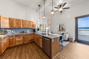 DeJa View - Lower Unit