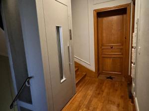 Bright and Cozy Paris Stay