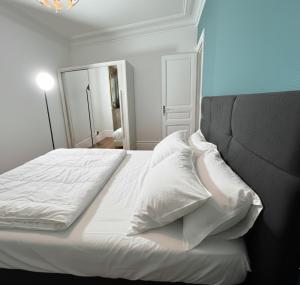 Bright and Cozy Paris Stay