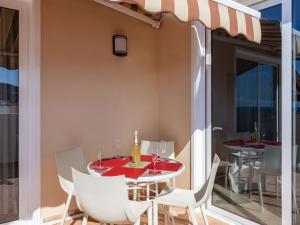 Apartment Appartement in Palm-Mar mit Großer Terrasse und Meerblick by Interhome