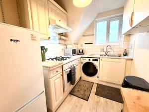 Stylish 2 Bedroom Flat in the Heart of Wimbledon