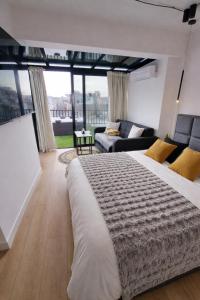 Athens Center Apartment with Private Jacuzzi