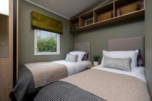 Golden Anchor - The Arlington - Coastal Caravan Breaks