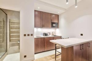 Sublime refurbished studio