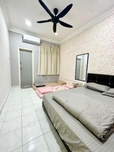 Ninety Six Mutiara Rini
