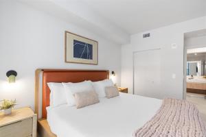 Pool & Gym in Hight-Condo