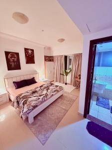 Master bedroom for women only Ltaawun