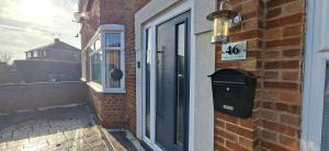 5 double bedrooms in centre of Stanground