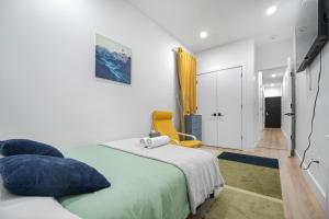 2 Bedroom Modern Unit in Central Manhattan