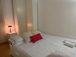 Milano 2 BDR Flat - direct Tram 15 min DUOMO