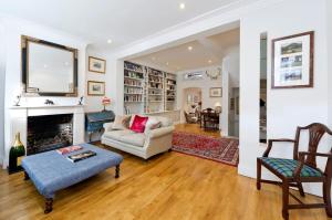 Large 4-Bed House with a Garden Fulham