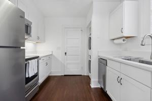 Little Lady Cottage | Hot Tub • Walk to downtown