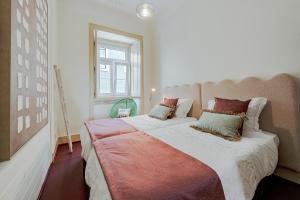 Tagus Views - 2BR Alfama Castle - Historic Gem