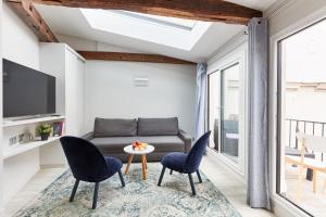 Jardin du Luxembourg with Balcony - Paris Vacation Rentals