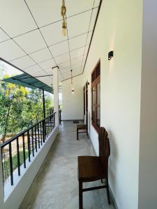 Nadee Cinnamon View