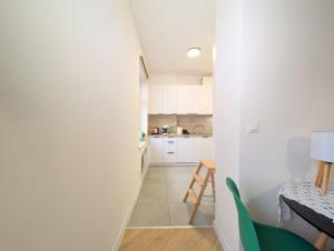 Rozbrat Green Point Apartment by BookingHost