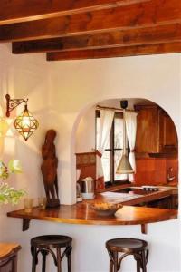 Holiday Home Finca Castillo Bentley Schlafen in einer vulkanischen Höhle by Interhome