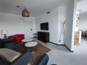 Holiday Home Luxuriöse Villa mit privatem Pool und Bergblick by Interhome