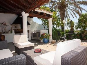 Holiday Home Finca Can Gall in Sant Joan De Labritja mit Pool by Interhome