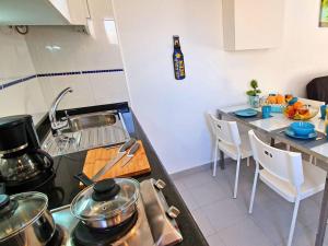 Apartment Tolle Ferienwohnung in Costa Calma mit Terrasse- gemeinsamem Pool und Garten by Interhome