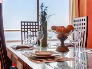 Apartment schöne Wohnung Radazul Meerblick by Interhome