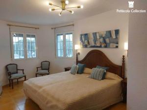 The Deck - Chic Holiday Retreat with Pool and Sea Views