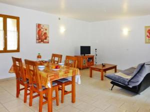 Apartment Morard - Bonnieux Appt Bleu Provence by Interhome