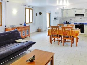 Apartment Morard - Bonnieux Appt Bleu Provence by Interhome