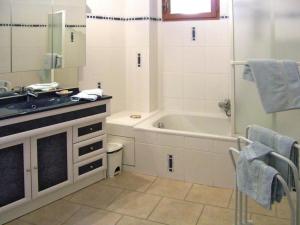 Apartment Morard - Bonnieux Appt Bleu Provence by Interhome