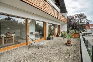 helle, große Ferienwohnung mit Marmorboden