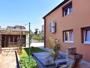 Apartment ALEX 3 by Interhome