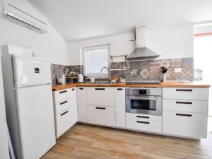 Apartment Schöne Wohnung in Novigrad mit kostenlosem Parkplatz by Interhome