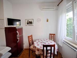 Apartment Mira A2 mit Balkon by Interhome