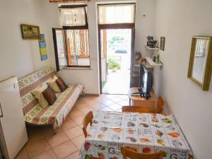 Apartment Vinka 2 mit Terrasse by Interhome