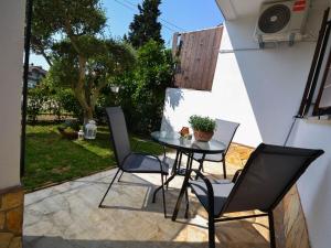 Apartment Rozana by Interhome