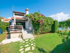 Holiday Home mit Pool- großer Garten by Interhome