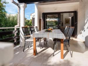 Holiday Home mit Pool- großer Garten by Interhome