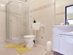 Apartment Lorena B4 by Interhome