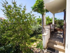 Apartment Studio Silva mit Terrasse by Interhome