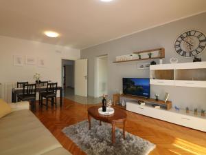 Apartment LUNA by Interhome