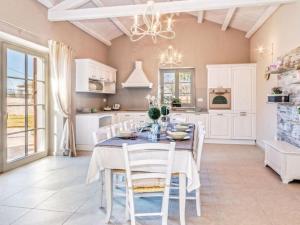 Holiday Home mit Whirlpool und Sauna by Interhome