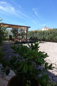 Holiday Home Haus Mirelia für zwei Personen mit Garten by Interhome